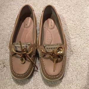 ⭐️SPERRY TOP-SIDERS WITH GOLD DETAILING⭐️