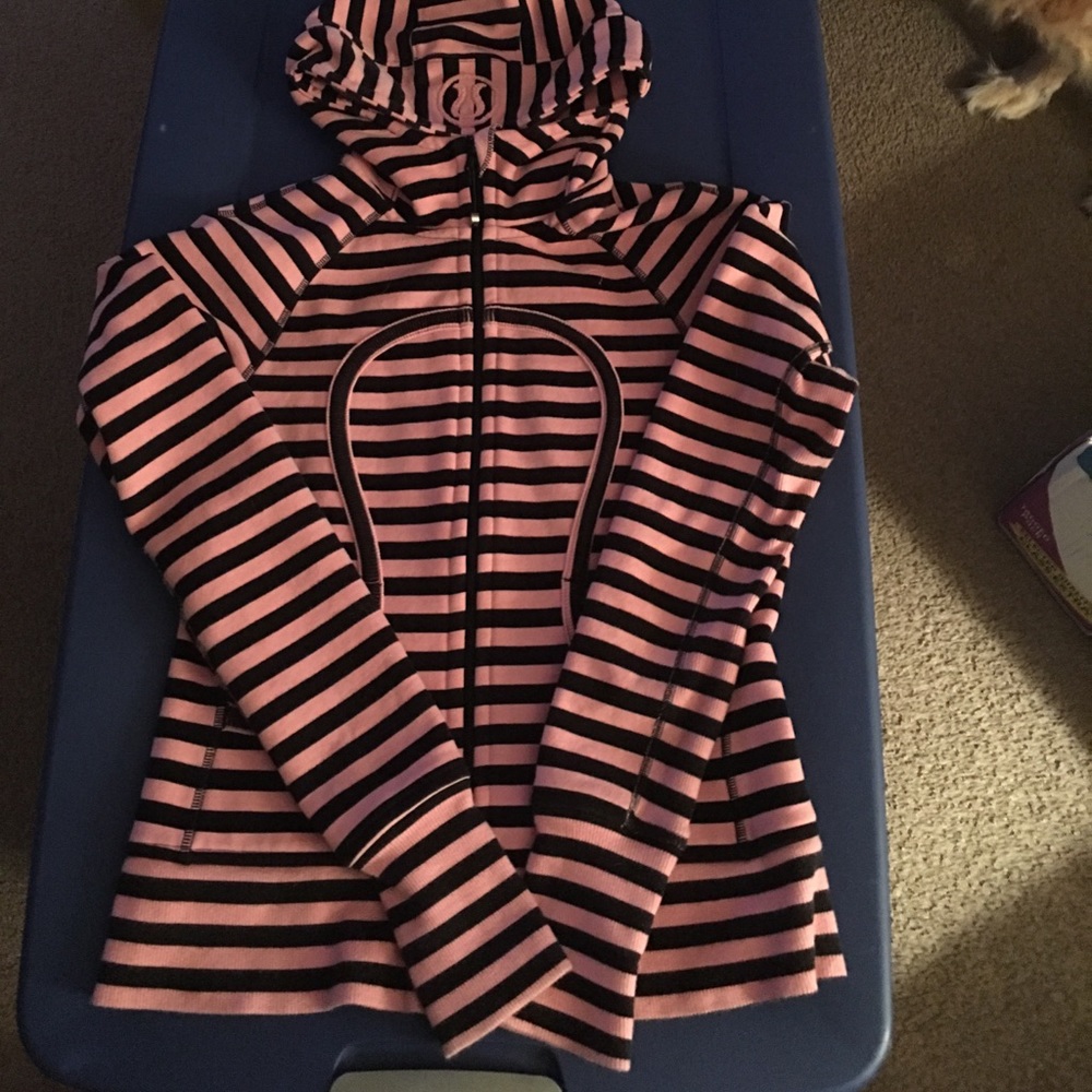 Lululemon Scuba hoodie size 6