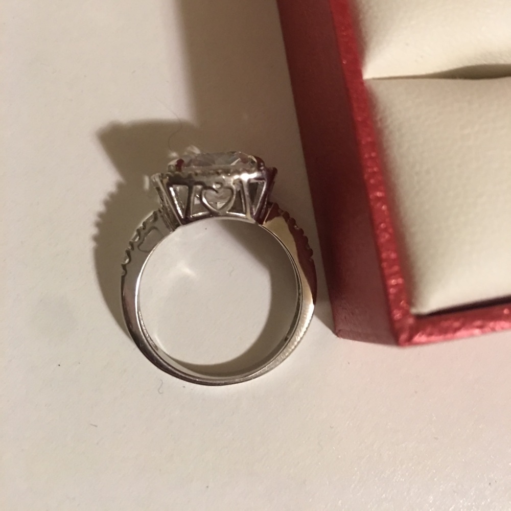 ring - Picture 3 of 4