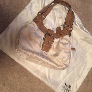 Coach cream Logo shoulder purse authentic