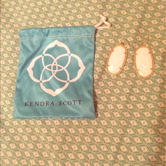 Kendra Scott Jewelry - Danielle Gold Earrings in White Pearl