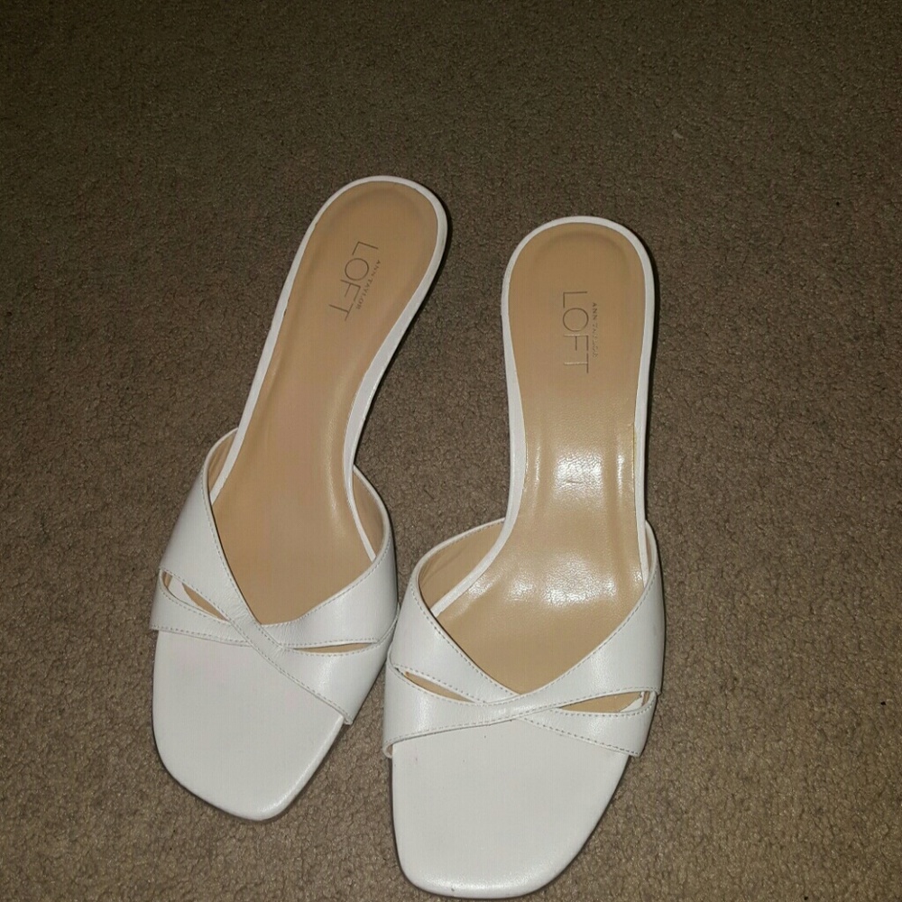 Ann Taylor Loft Heels NWOT