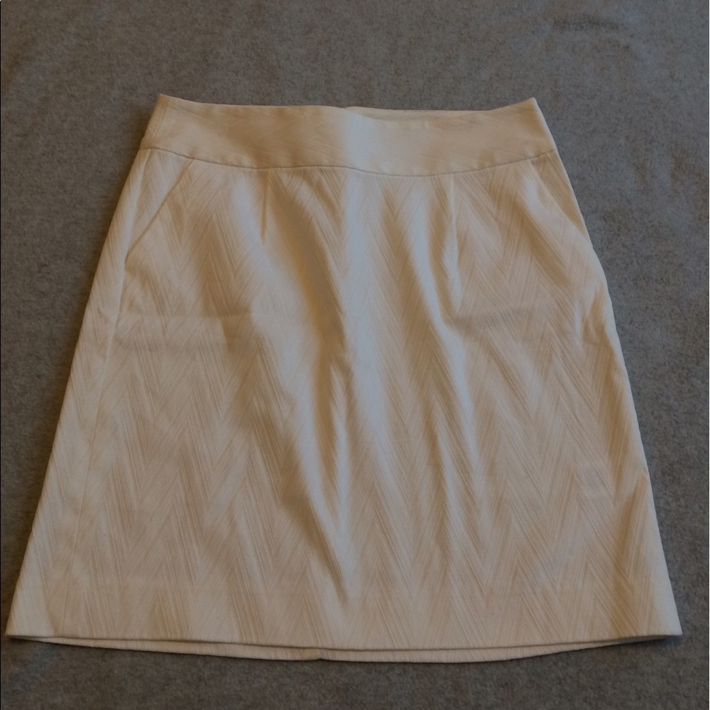 Banana Republic white textured Skirt