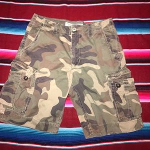 American Eagle camo classic cargo shorts