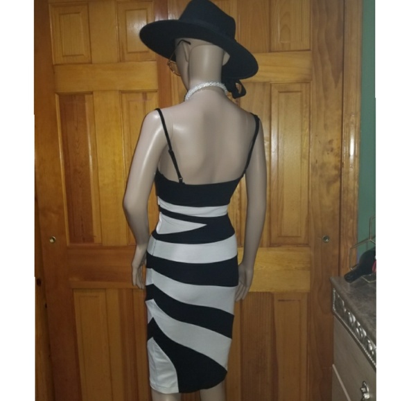 BEBE Bodycon black and pearl white strips - Picture 3 of 5