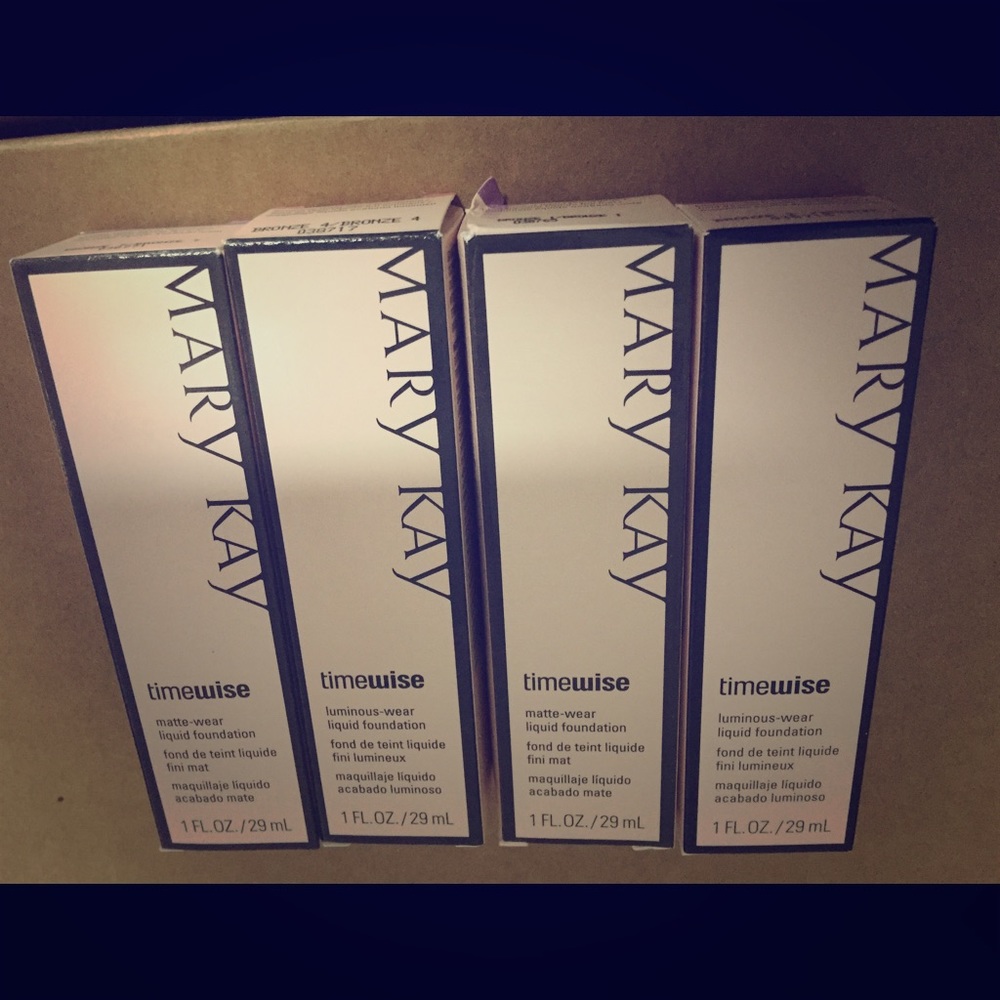 Time Wise Matte-Wear Liquid Foundation!