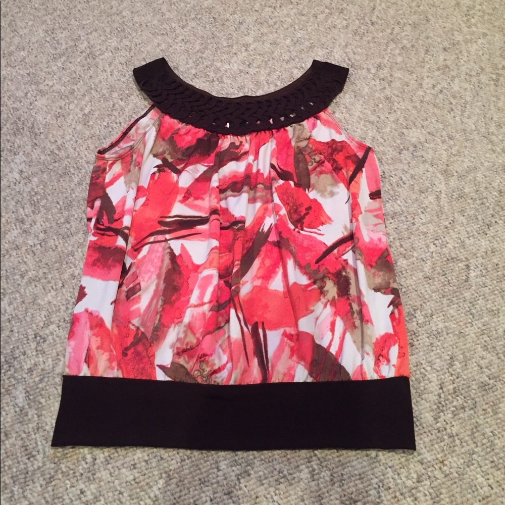 Floral patterned top