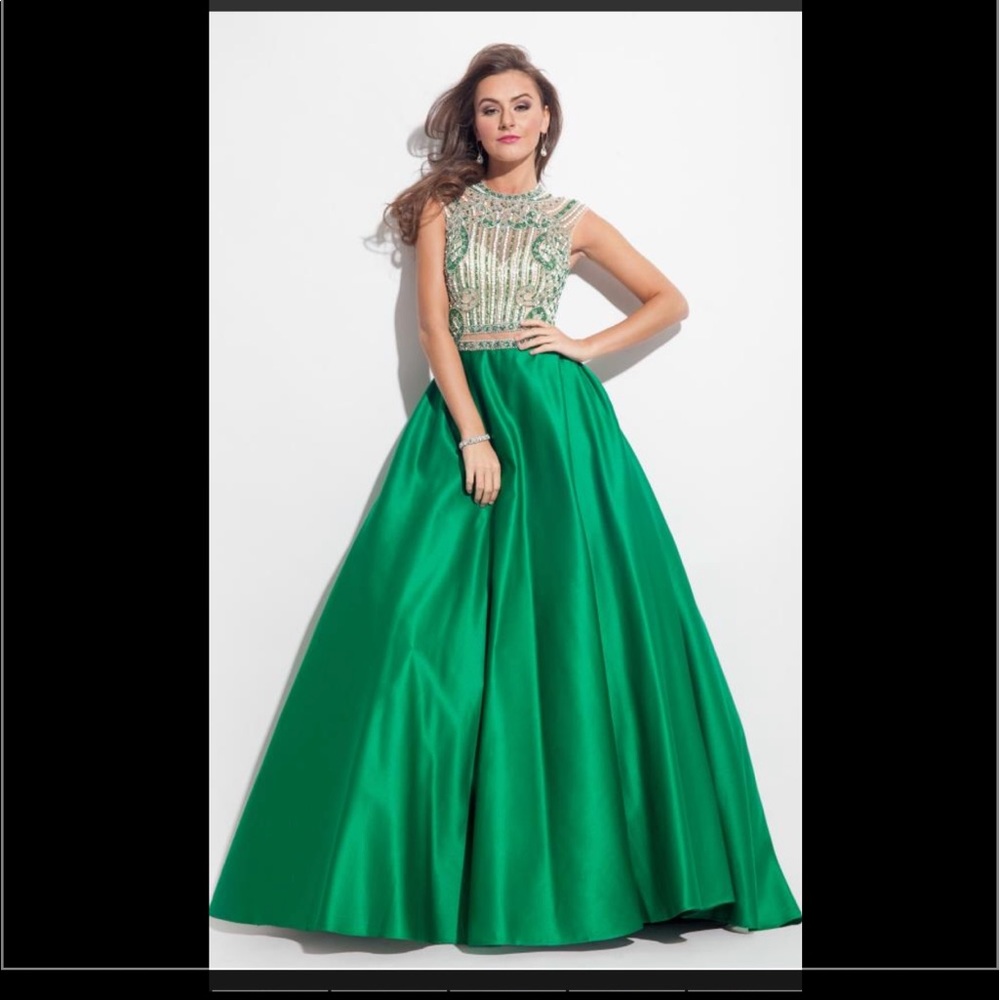 Dress - Picture 1 of 3