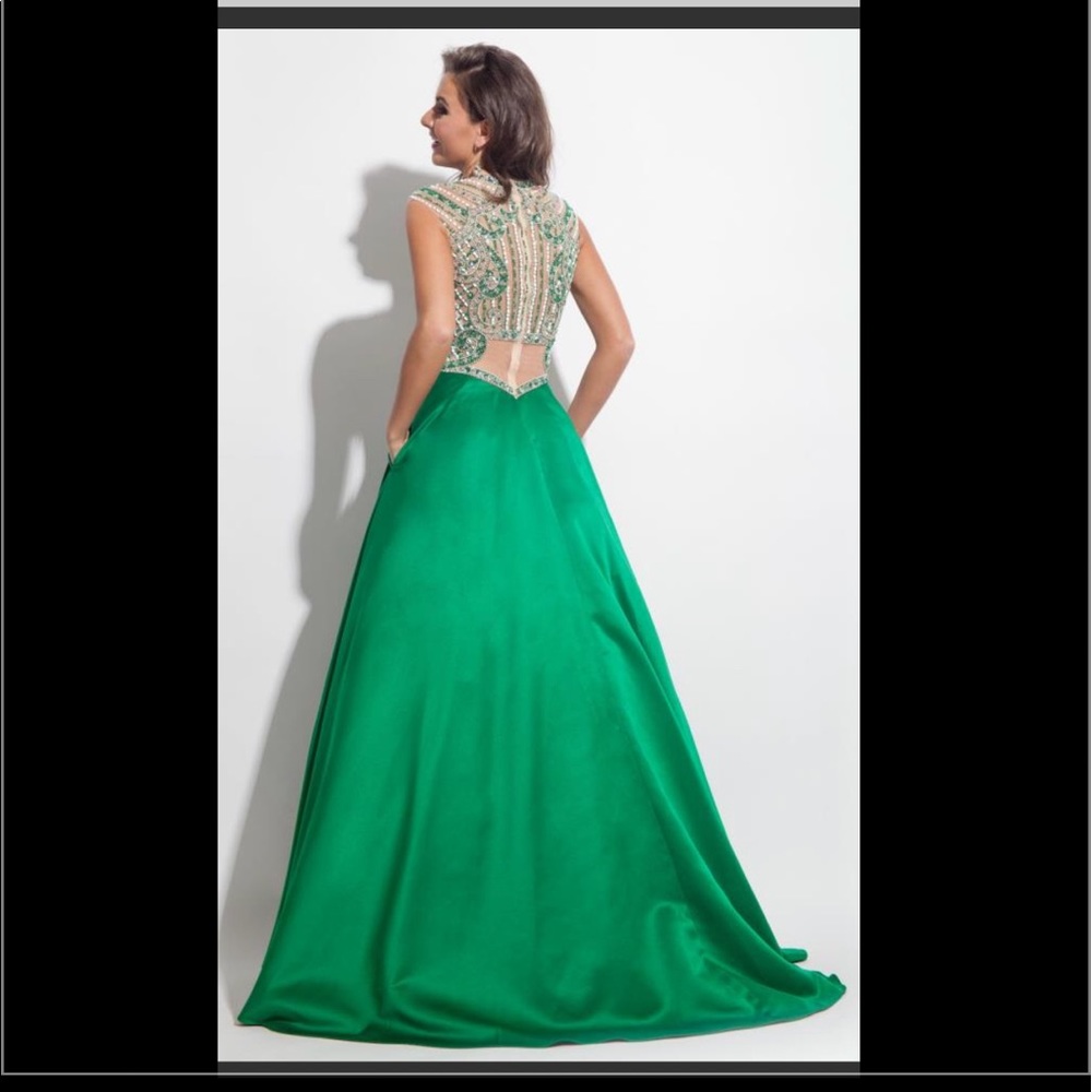 Dress - Picture 3 of 3