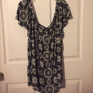 Torrid Size 3 Medallion Print Top NWT