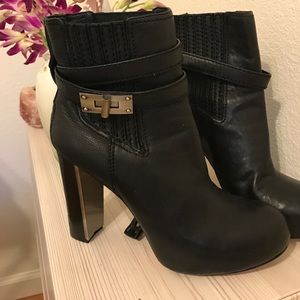 BCBG MAX AZRIA boots size 9.5 black leather booty