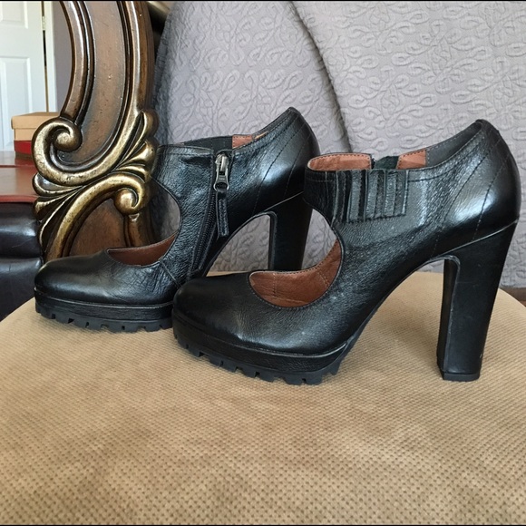 High Heel Bootie - Picture 5 of 8