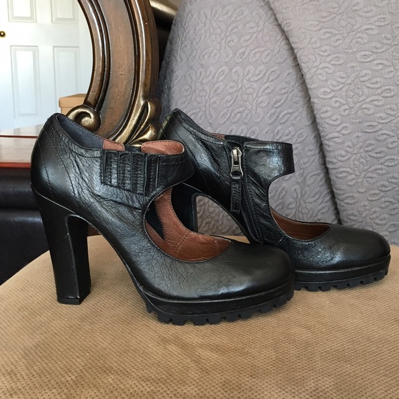 High Heel Bootie - Picture 7 of 8