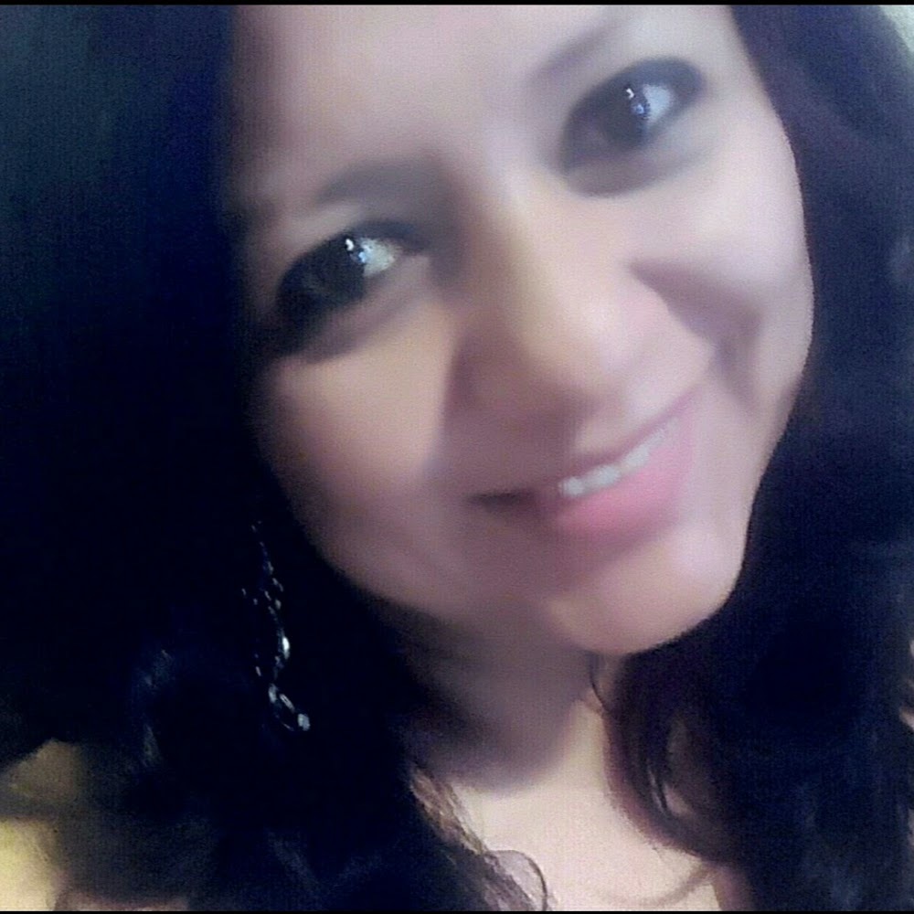 Meet your Posher, Corina