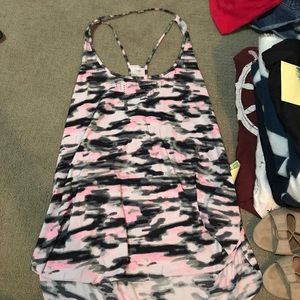 lululemon tanktop no tag😬