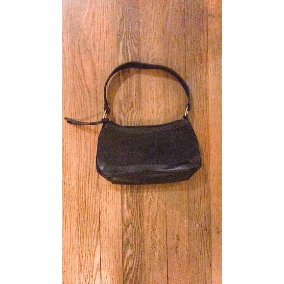 FREE Rocawear Small Handbag - Picture 2 of 3