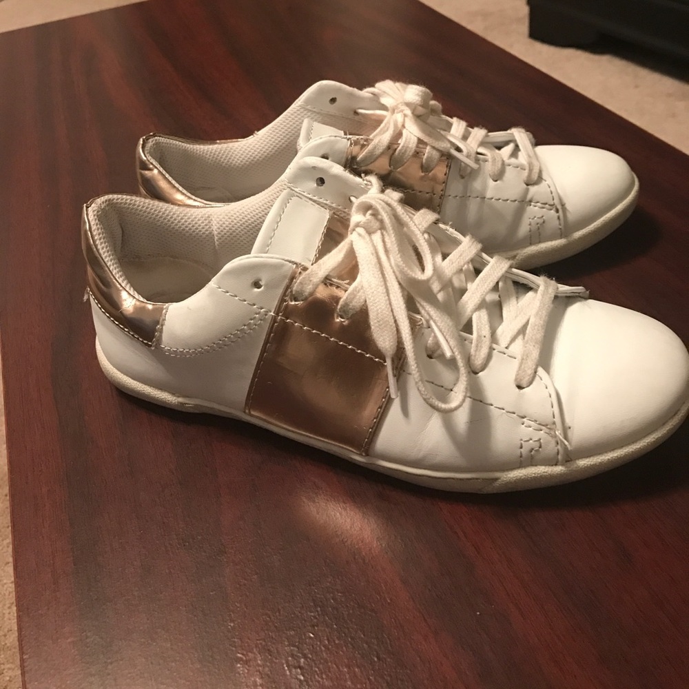 White, rose gold striped sneakers