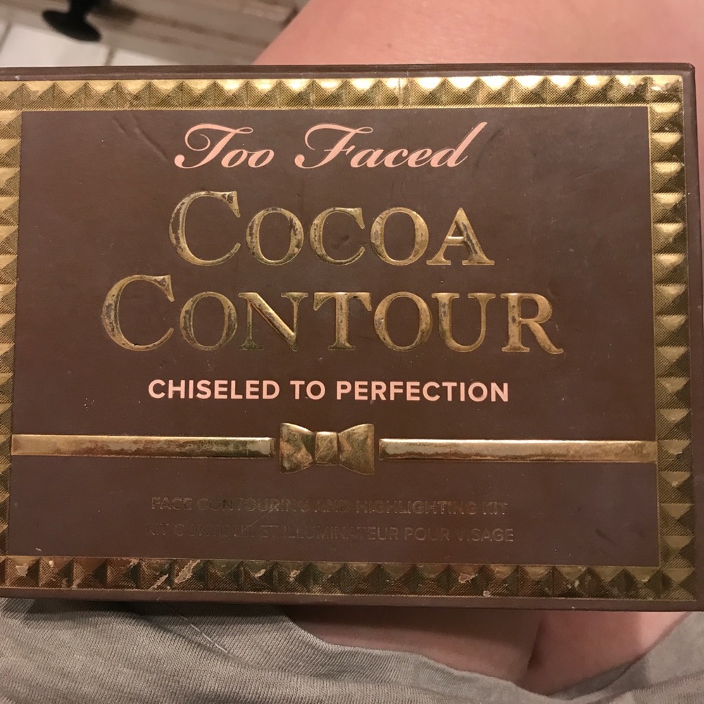 Two faced contour set