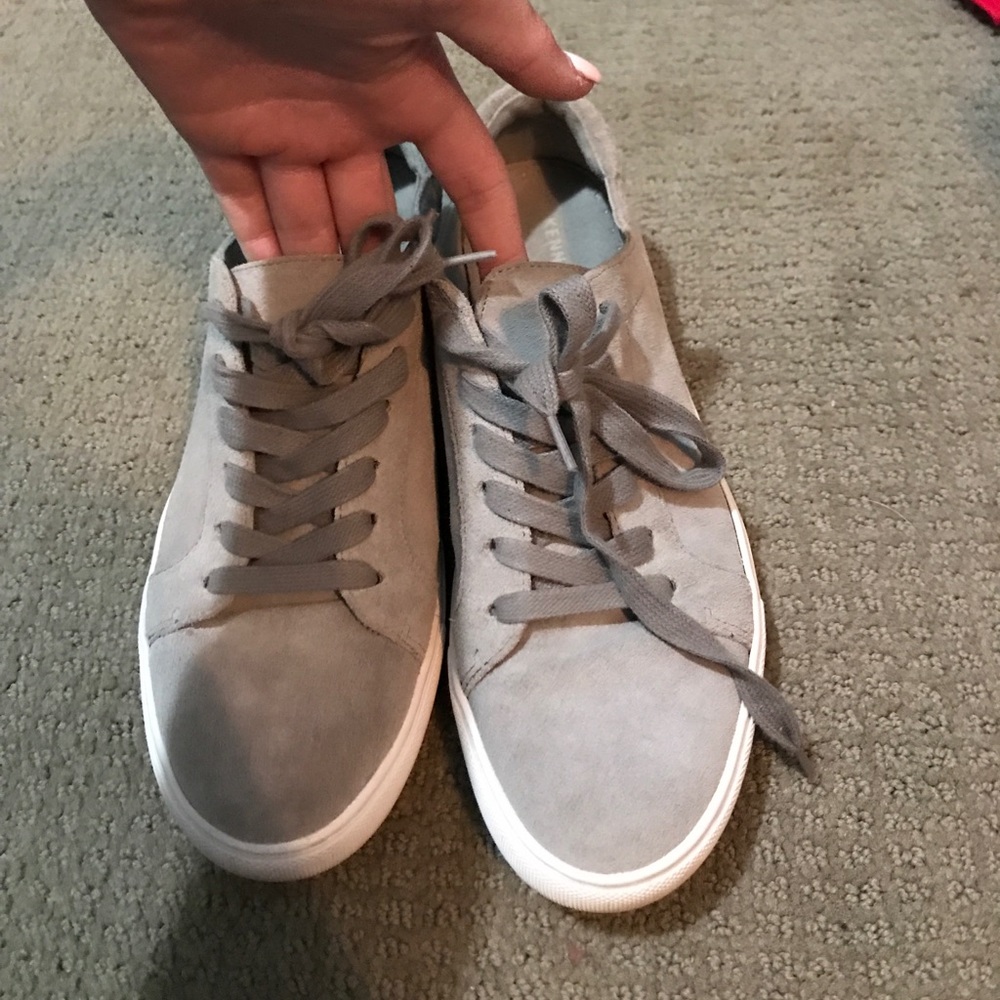 grey shoes
