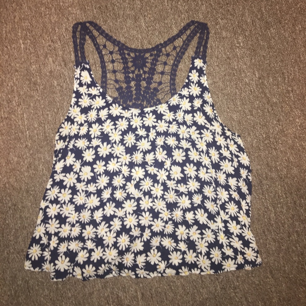 selling a shirt SIZE L (buy if normally a medium)