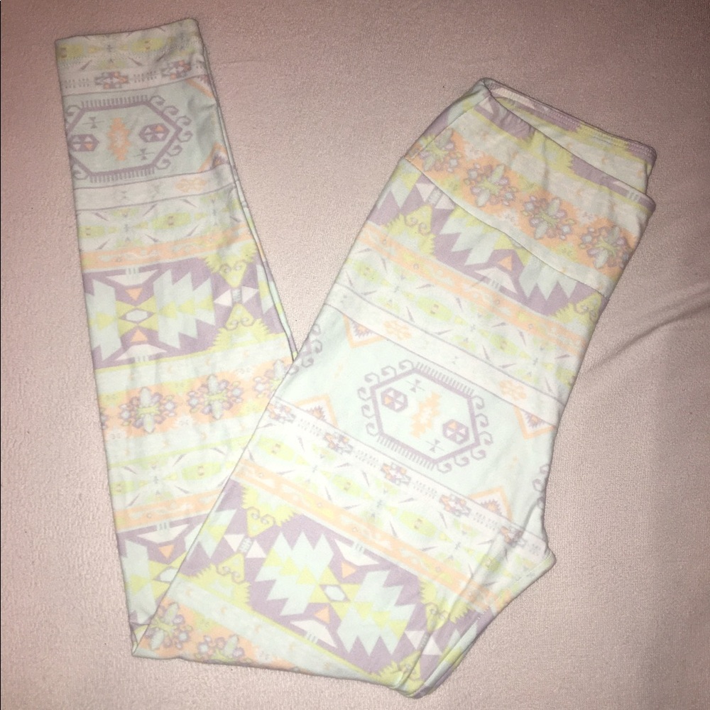 OS Aztec Lularoe leggings