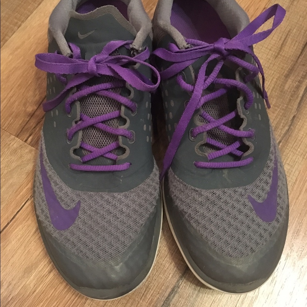 Nike Tennis Shoes