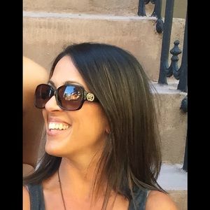 Meet your Posher, Gina