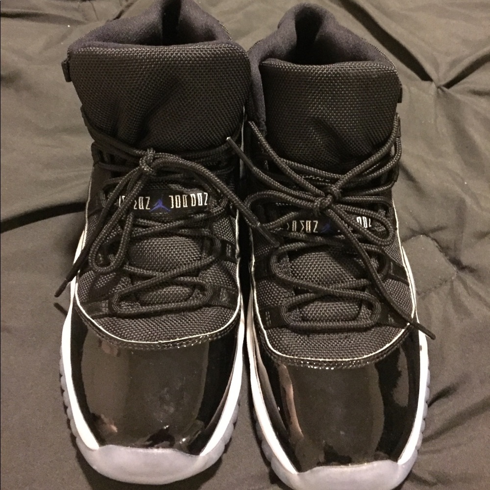 Air Jordan's 11s space jams size 6y