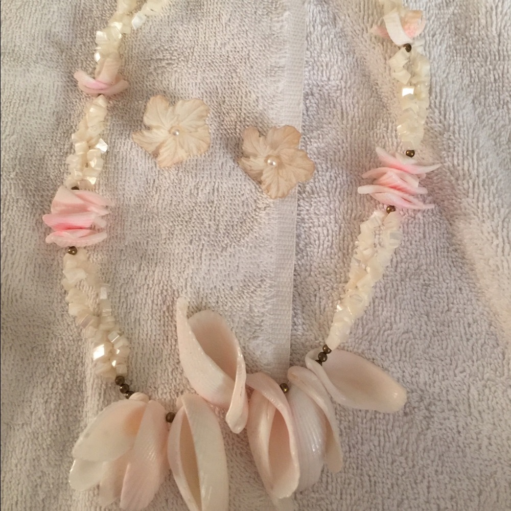 Vintage flower necklace