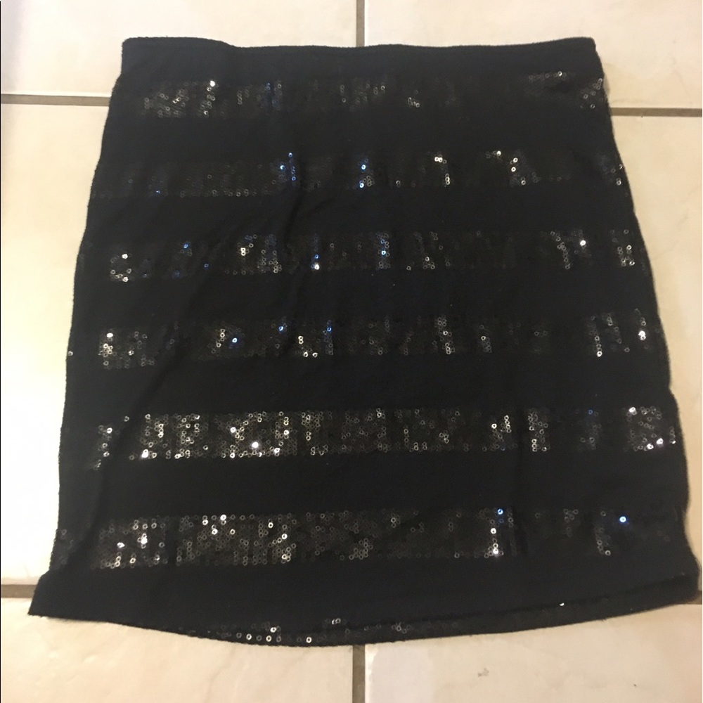 Black pencil skirt with sequences