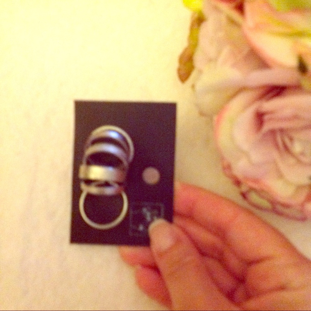 ⚡️ $5 IF BUNDLED! 2+ ITEMS! Silver Rings