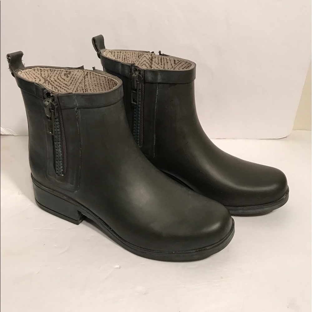 Lucky Brand rainboot size 8 Rhandy short zip