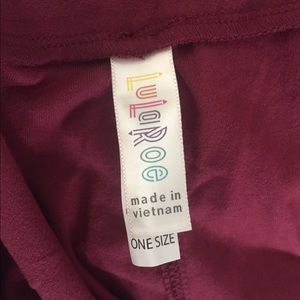 LuLaRoe Pants - LulaRoe Maroon OS Leggings LuLaRoe Pants - LulaRoe Maroon OS Leggings