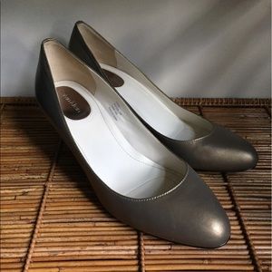 Calvin Klein Gold Pewter Metallic Heels, size 7