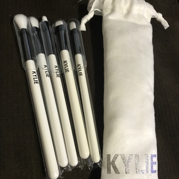 Kylie limited edition brush set - Picture 1 of 1