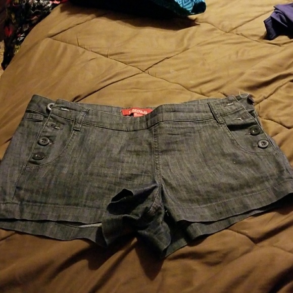 Jean Shorts - Picture 2 of 8