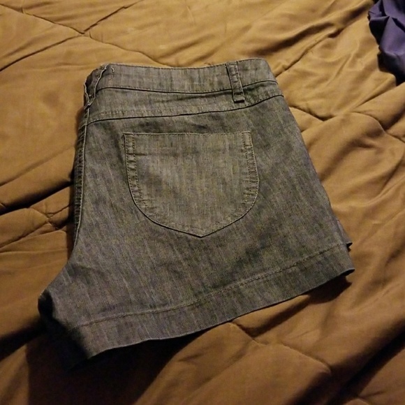 Jean Shorts - Picture 3 of 8