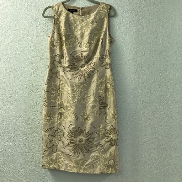 Lafayette Silk Sleeveless Sheath. Sublime! - Picture 2 of 6