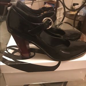 Nine West Black Patent Leather Mary Janes sz 11