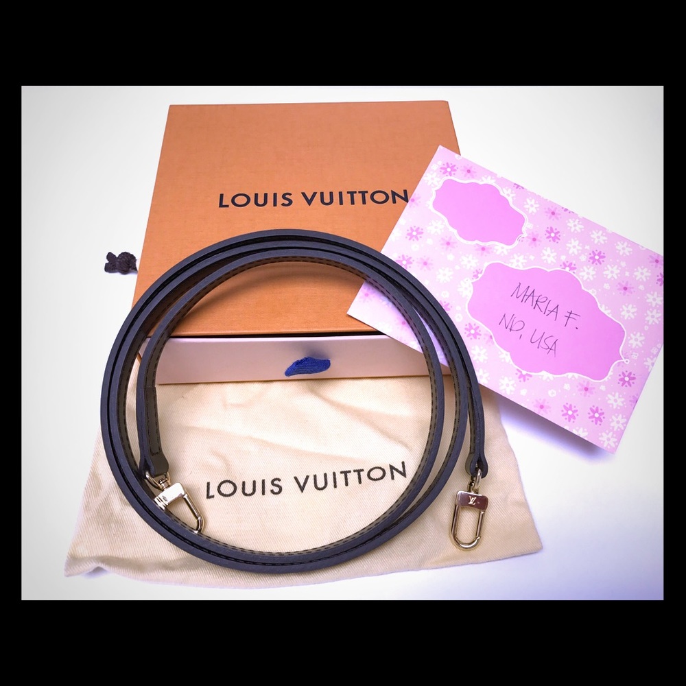 ⛔️SOLD⛔️💯% Louis Vuitton Eva DE Strap