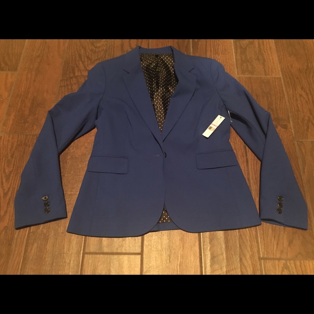 Chaus solid single button jacket