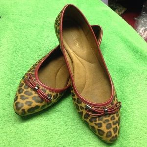 Cheetah print Naturalizer flats