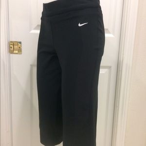 Women NikeFITDRY Capris. PM