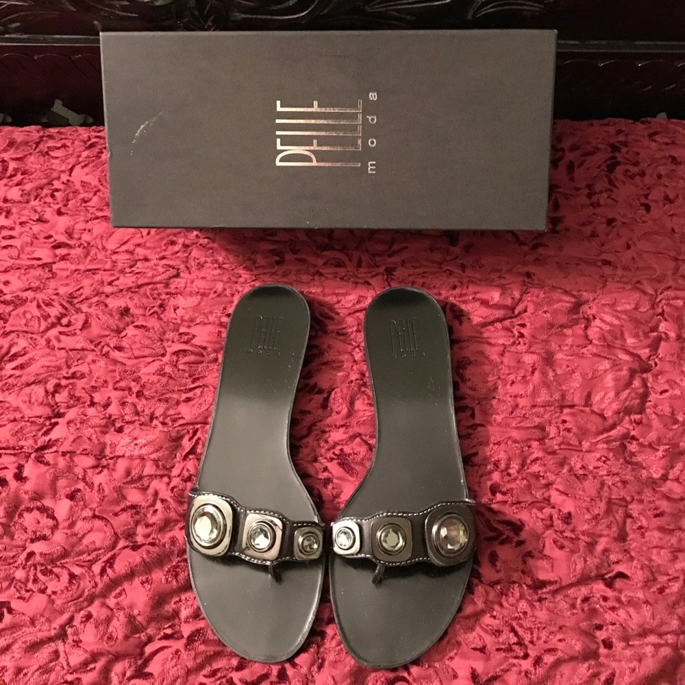 NWOB Pelle Moda Black Senna Calf sandals Size 6.5