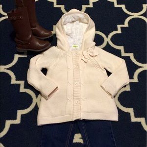 Beautiful cream color sweater coat. Girls 4T