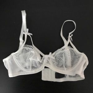 White Lace bondage Underwire Bra