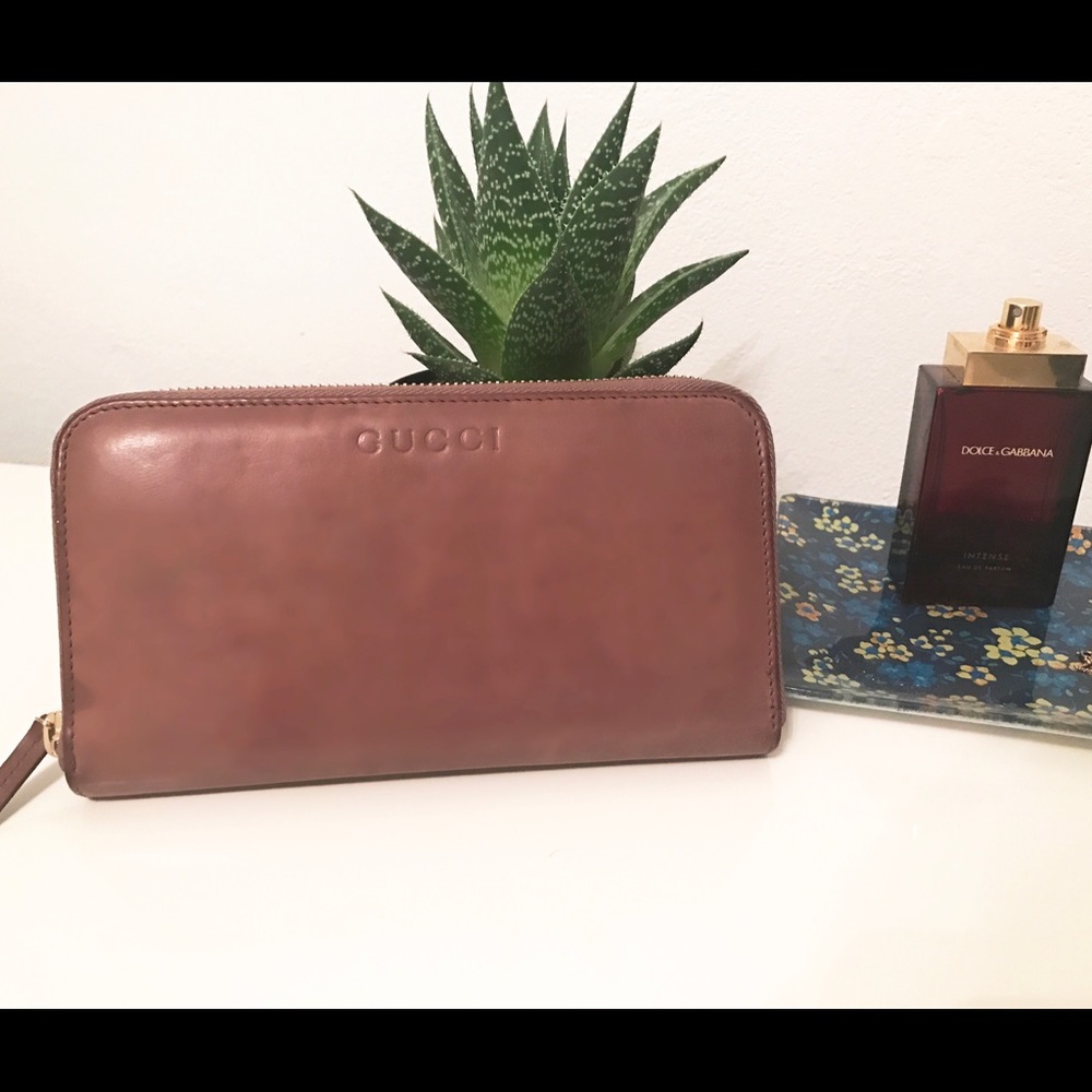 Light mauve GUCCI wallet 👛