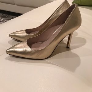 Vince Camuto gold pumps size 8.5