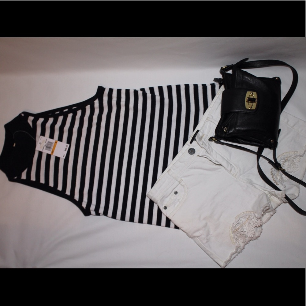 ✨NEW✨ Michael Kors black & white sleeveless top!