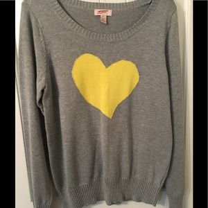 Arizona Jean gray xl sweater with yellow heart